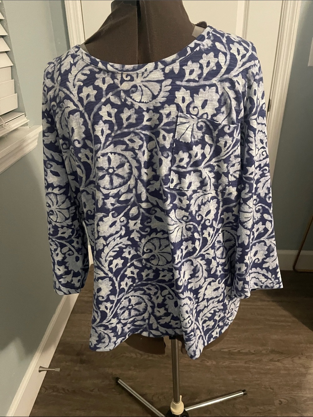 Chico's Navy & White Floral Long Sleeve Pocket Tee